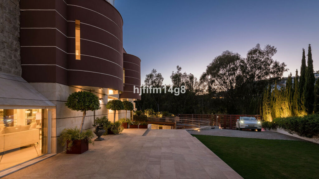 Detached Villa La Quinta Málaga - image 38