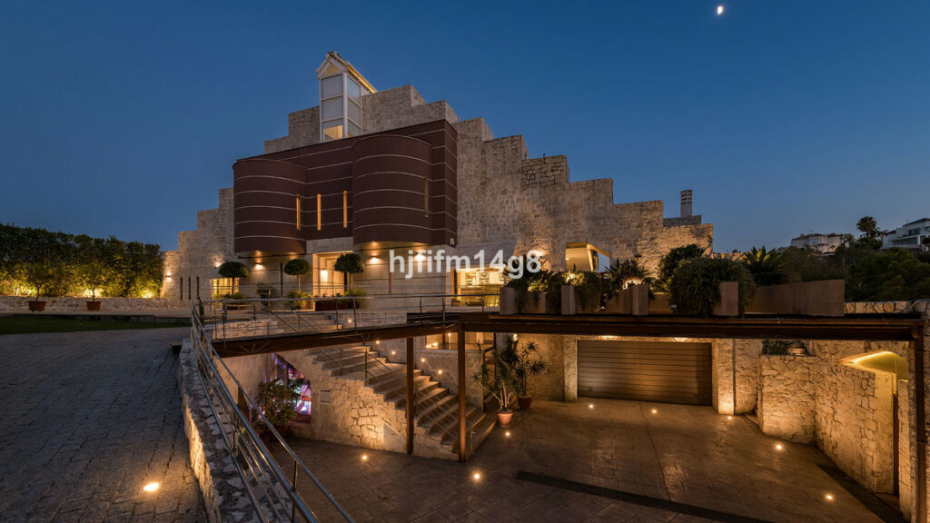 Detached Villa La Quinta Málaga - image 39