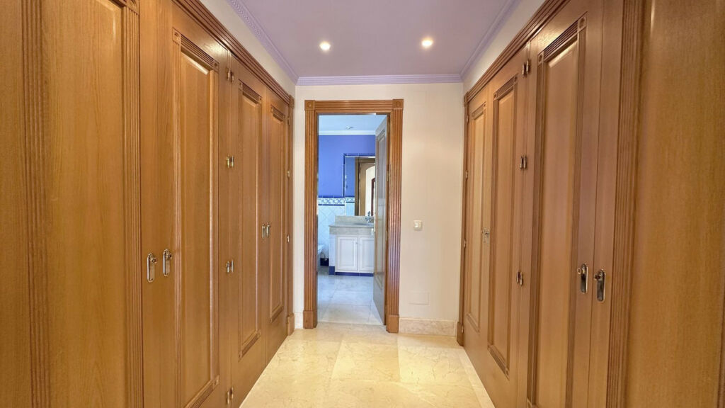 Detached Villa The Golden Mile Málaga - image 39