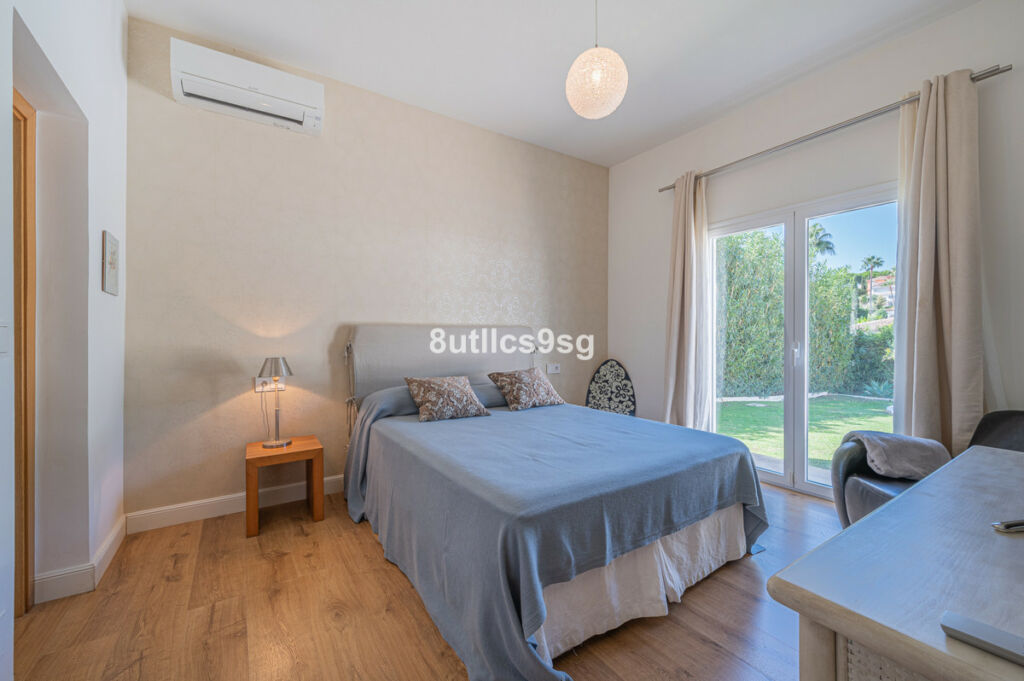 Detached Villa Nueva Andalucía Málaga - image 39