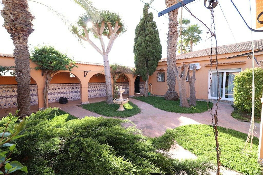 Detached Villa Torrevieja Alicante - image 39