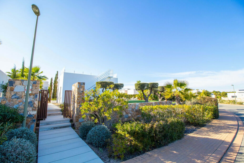 Detached Villa Las Colinas Golf Alicante - image 4