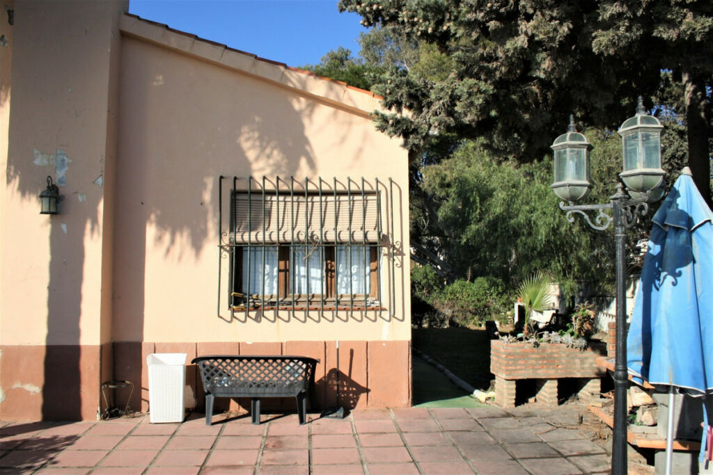 Detached Villa Benajarafe Málaga - image 4