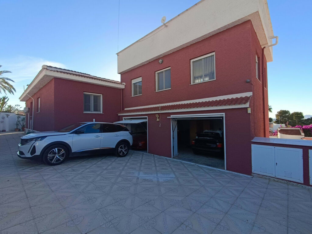 Detached Villa Ciudad Quesada Alicante - image 4