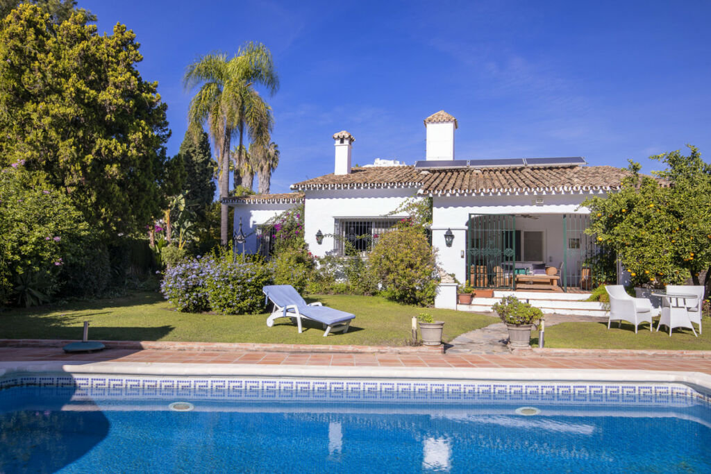 Detached Villa Guadalmina Alta Málaga - image 5