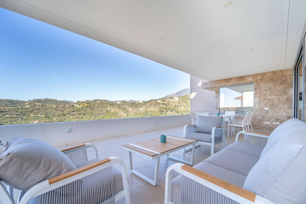 Detached Villa Los Arqueros Málaga - image 4