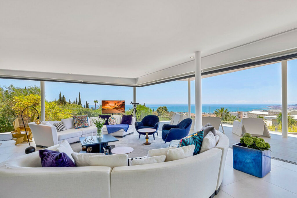 Detached Villa Fuengirola Málaga - image 4