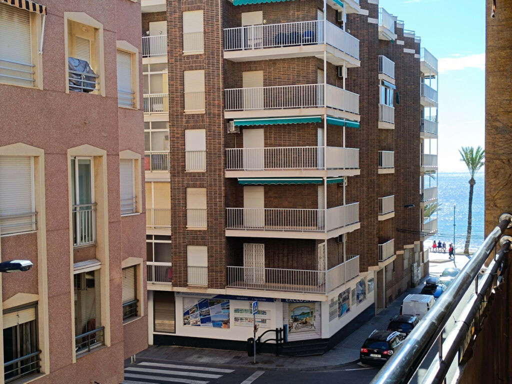 Middle Floor Apartment Playa Del Cura Alicante - image 4