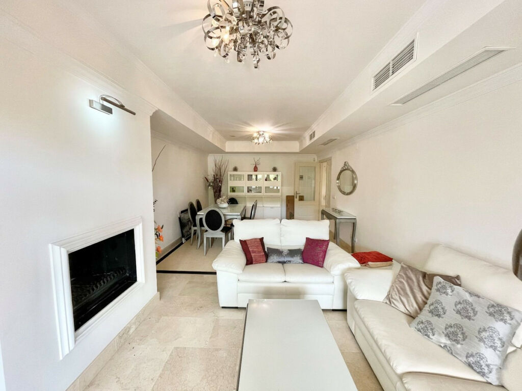 Ground Floor Apartment The Golden Mile Málaga - image 8