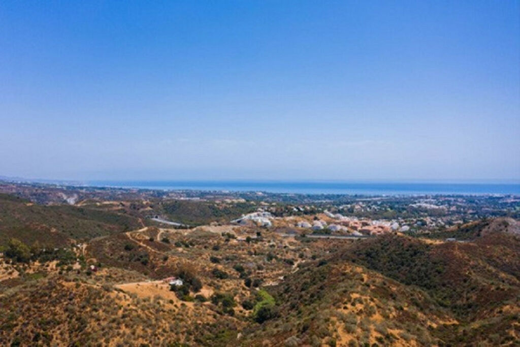 Residential Plot Benahavís Málaga - image 4