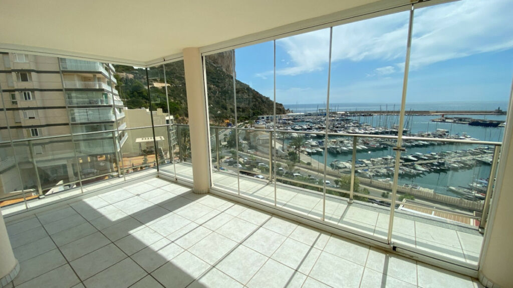 Middle Floor Apartment Calpe Alicante - image 4