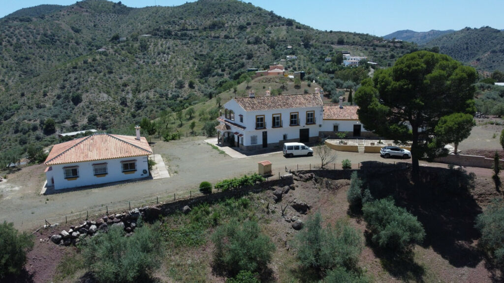 Detached Villa Comares Málaga - image 4