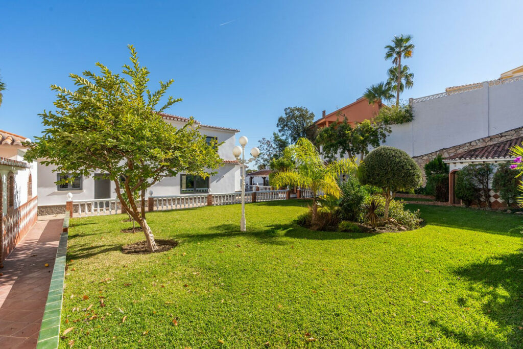 Detached Villa Benalmadena Málaga - image 4