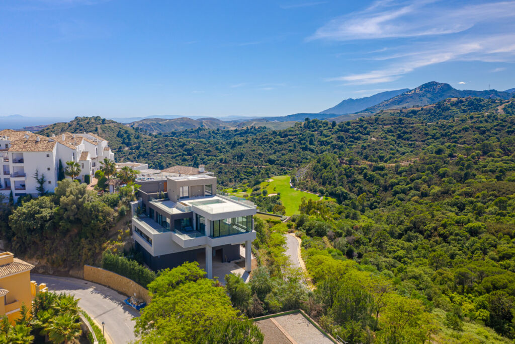 Detached Villa Los Arqueros Málaga - image 9