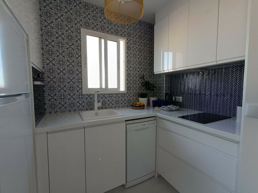 Middle Floor Apartment Aguas Nuevas Alicante - image 4