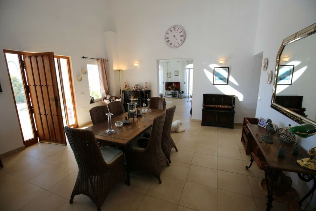 Detached Villa Alcaucín Málaga - image 4