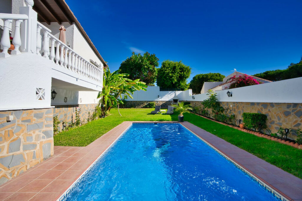 Detached Villa Torrenueva Málaga - image 4