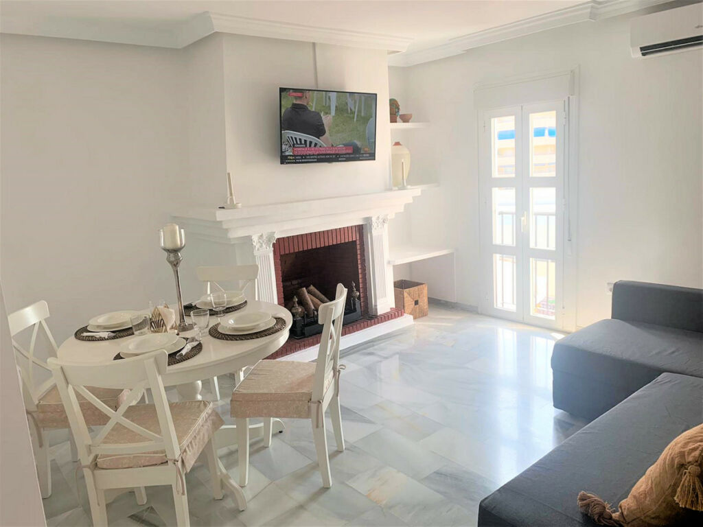Middle Floor Apartment Puerto Banús Málaga - image 4