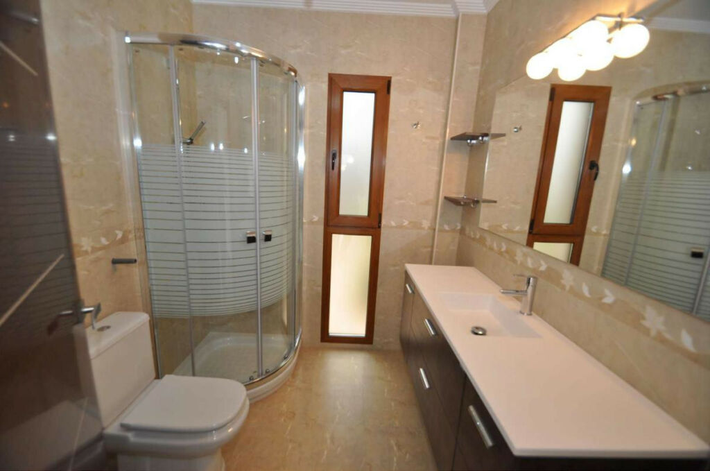 Townhouse Pinoso Alicante - image 4