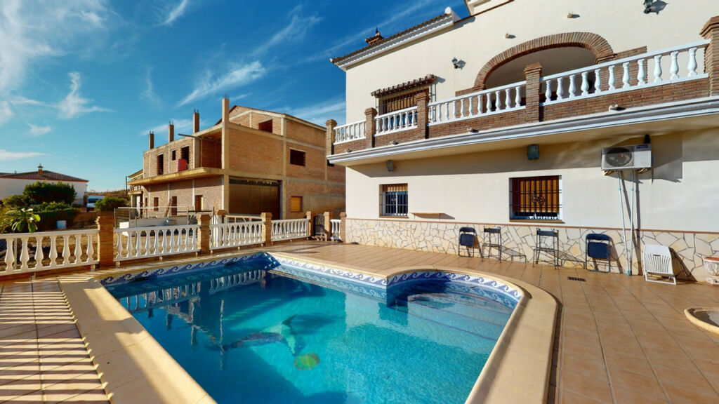 Detached Villa Alcaucín Málaga - image 4