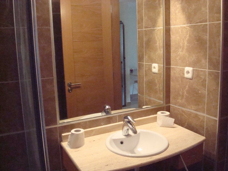 Middle Floor Apartment Estepona Málaga - image 4