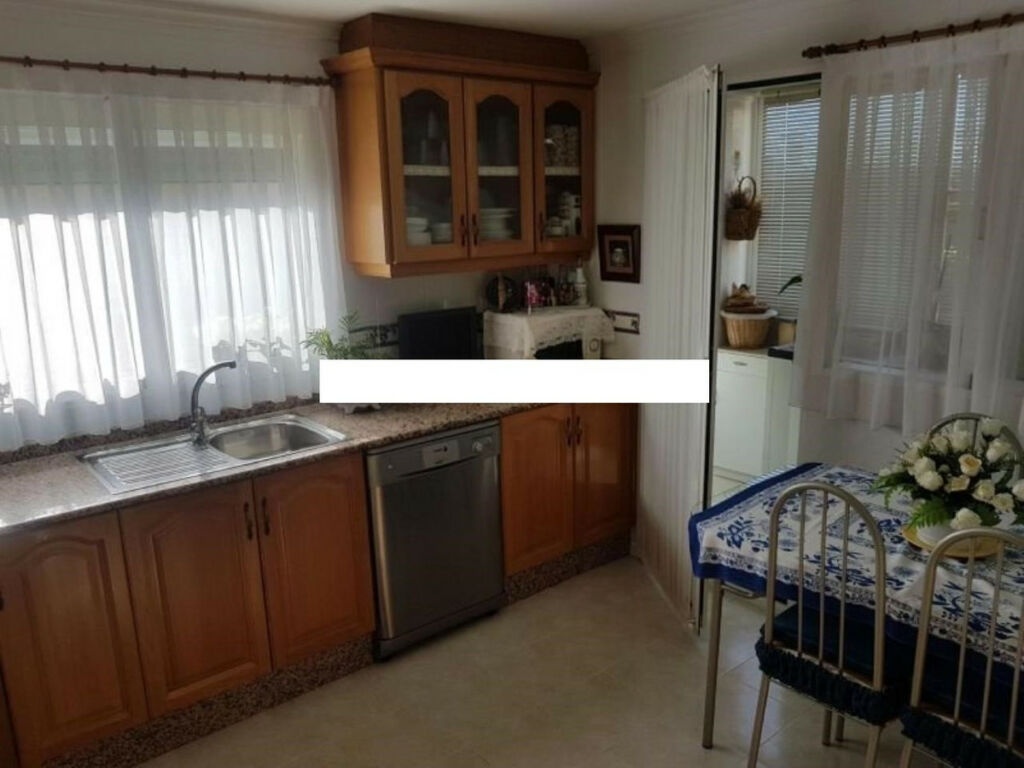 Detached Villa Petrer Alicante - image 4