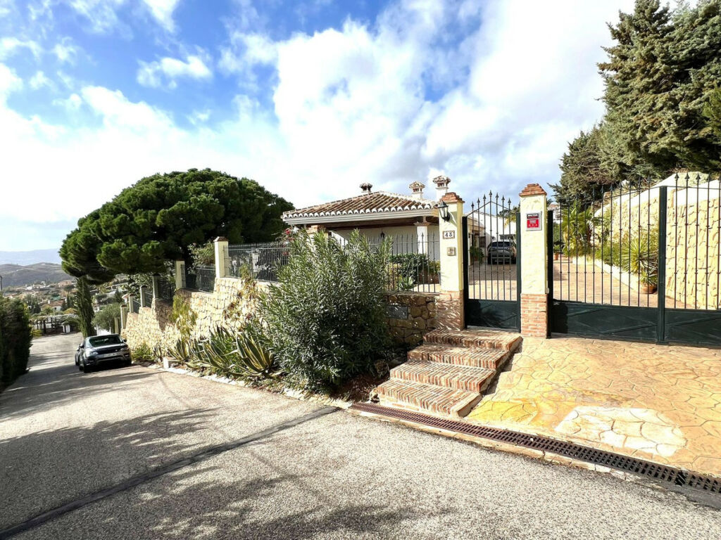 Detached Villa Mijas Málaga - image 4