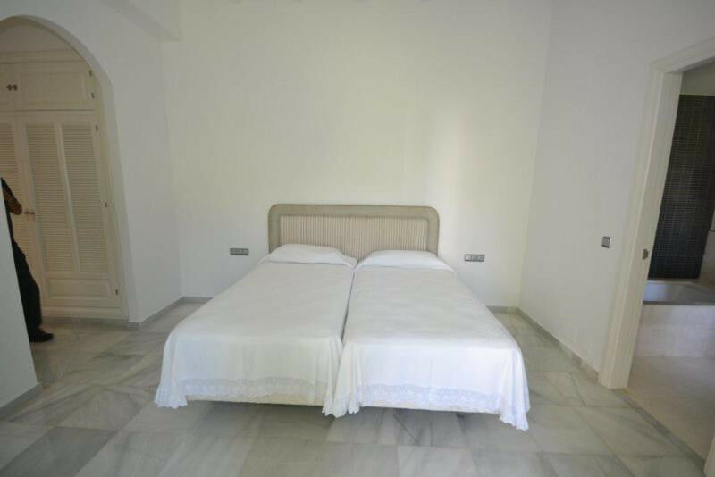 Detached Villa Guadalmina Baja Málaga - image 40