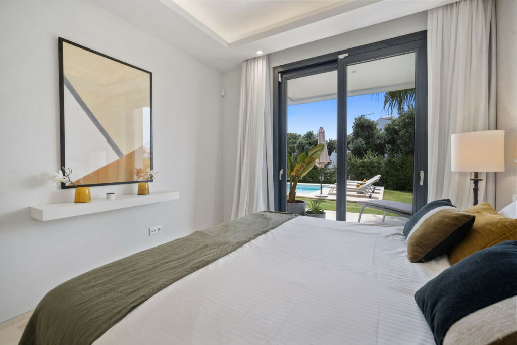 Detached Villa El Paraiso Málaga - image 40