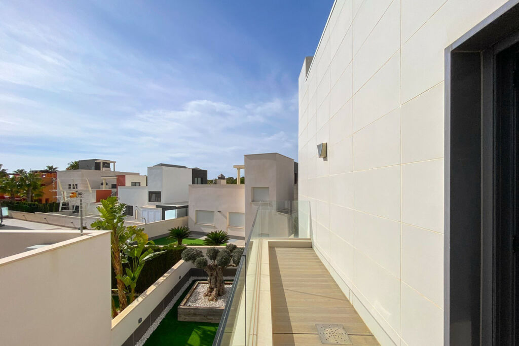 Detached Villa San Miguel de Salinas Alicante - image 40