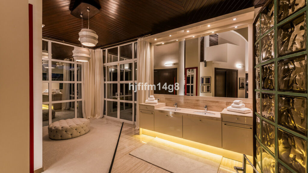 Detached Villa La Quinta Málaga - image 41