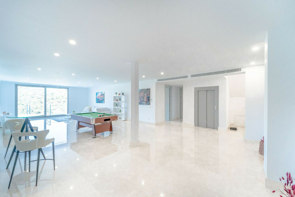 Detached Villa Los Arqueros Málaga - image 42