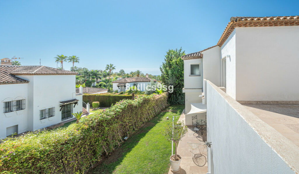 Detached Villa Nueva Andalucía Málaga - image 42