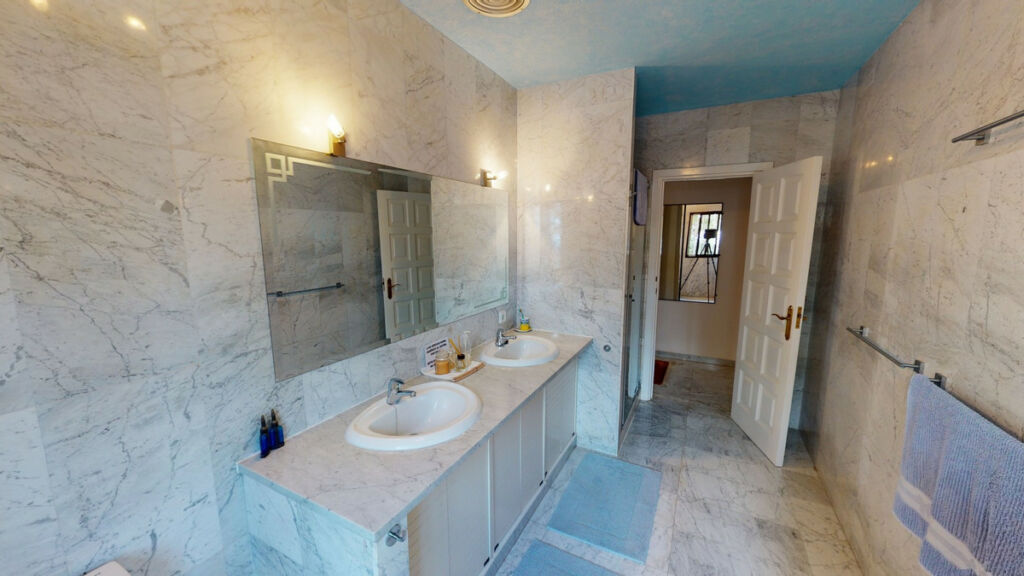 Detached Villa Benajarafe Málaga - image 43