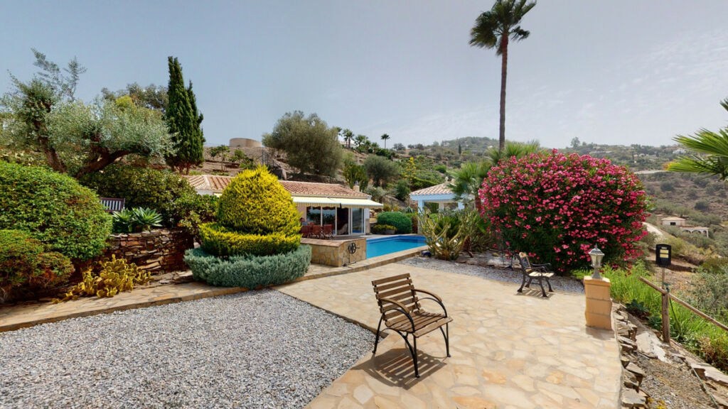 Detached Villa Sayalonga Málaga - image 43