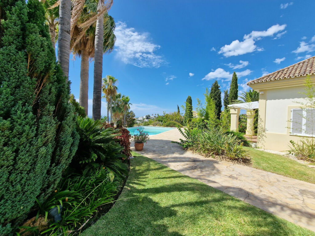 Detached Villa Calahonda Málaga - image 44