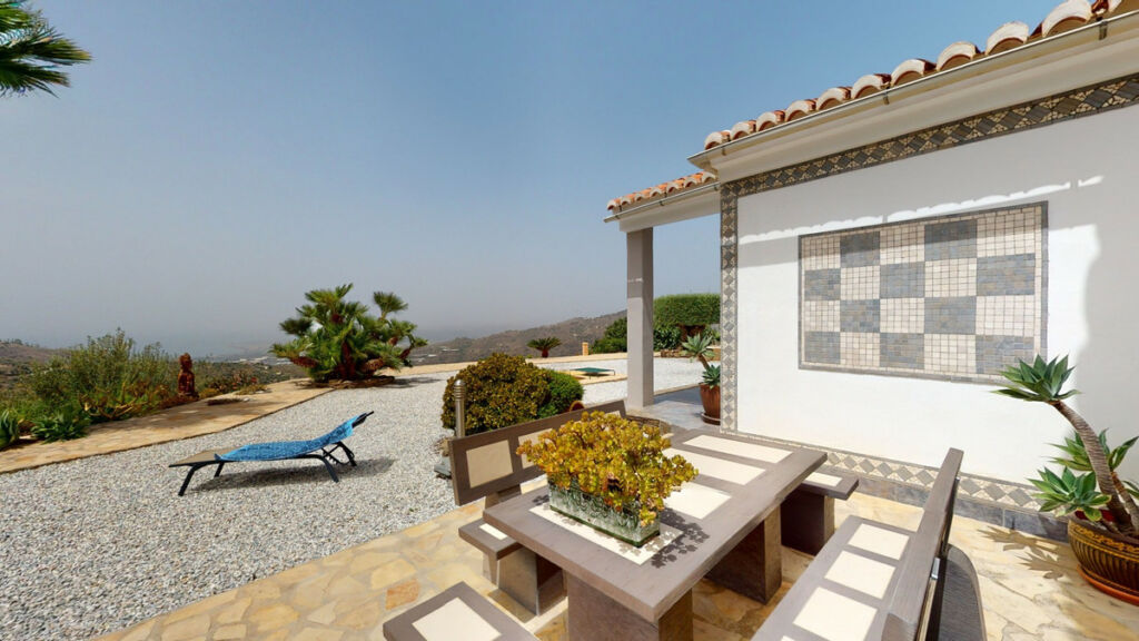 Detached Villa Sayalonga Málaga - image 44