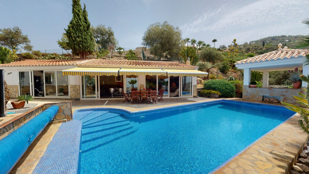 Detached Villa Sayalonga Málaga - image 45