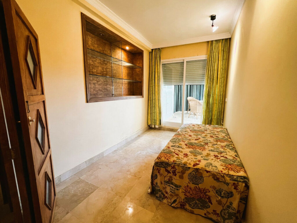 Middle Floor Apartment Puerto Banús Málaga - image 46