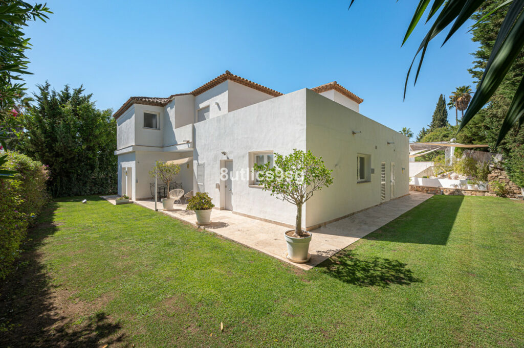 Detached Villa Nueva Andalucía Málaga - image 46