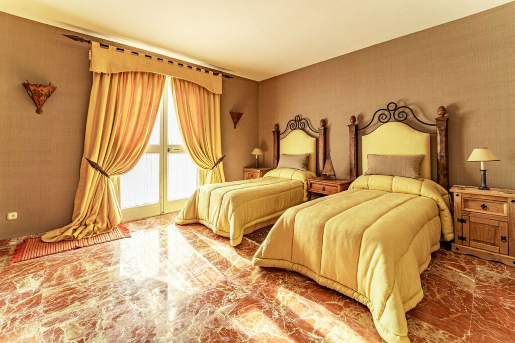 Detached Villa Benahavís Málaga - image 46