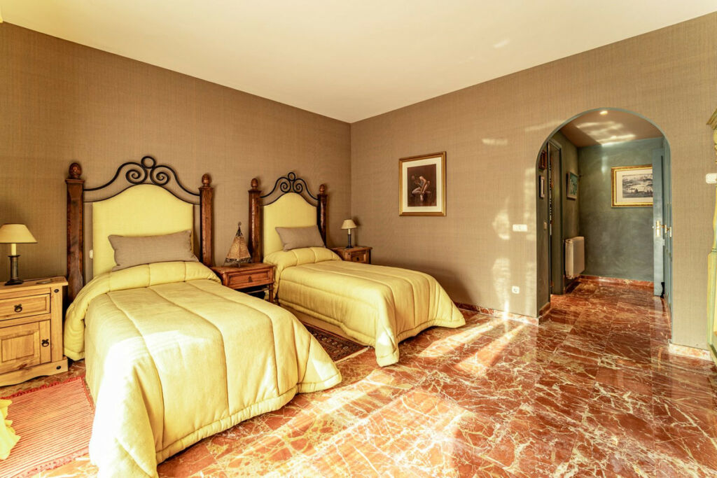 Detached Villa Benahavís Málaga - image 47