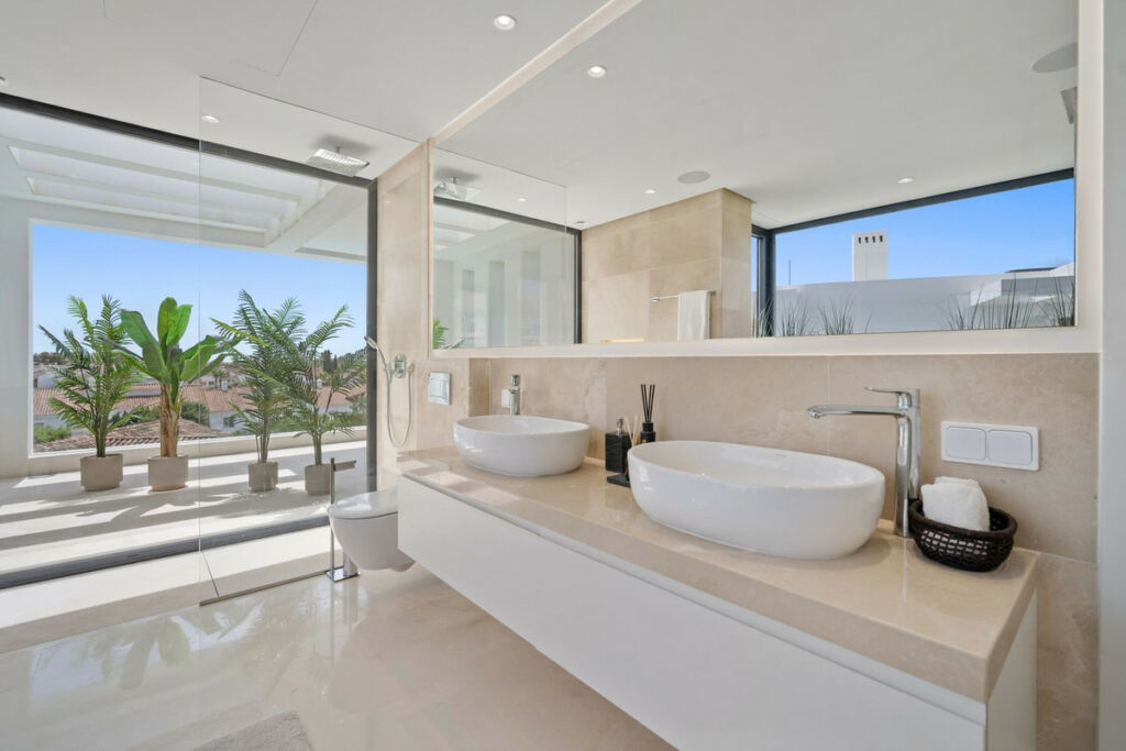 Detached Villa El Paraiso Málaga - image 48