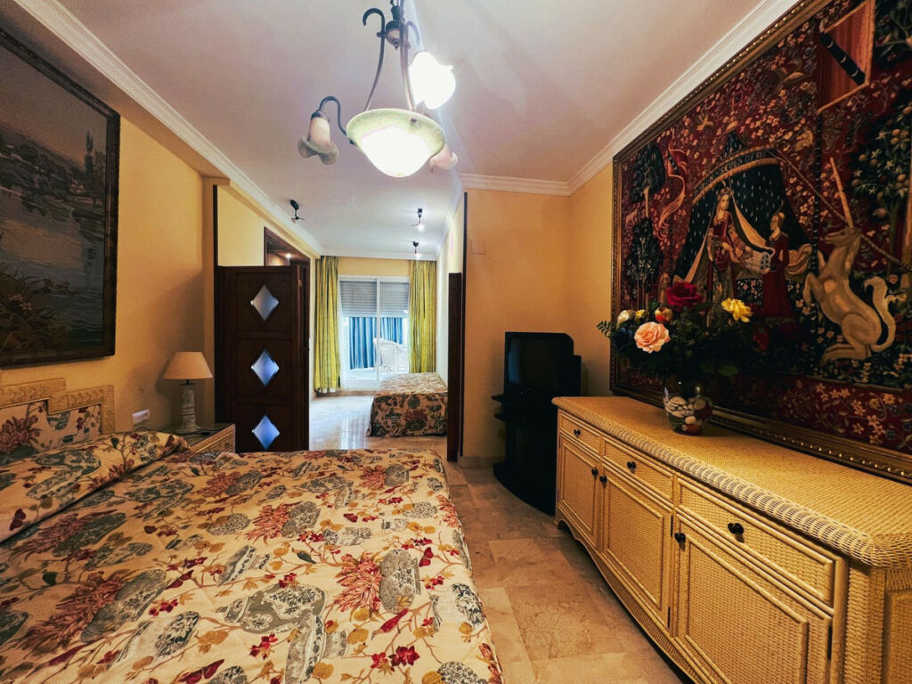 Middle Floor Apartment Puerto Banús Málaga - image 49