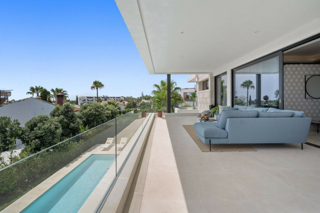 Detached Villa El Paraiso Málaga - image 49