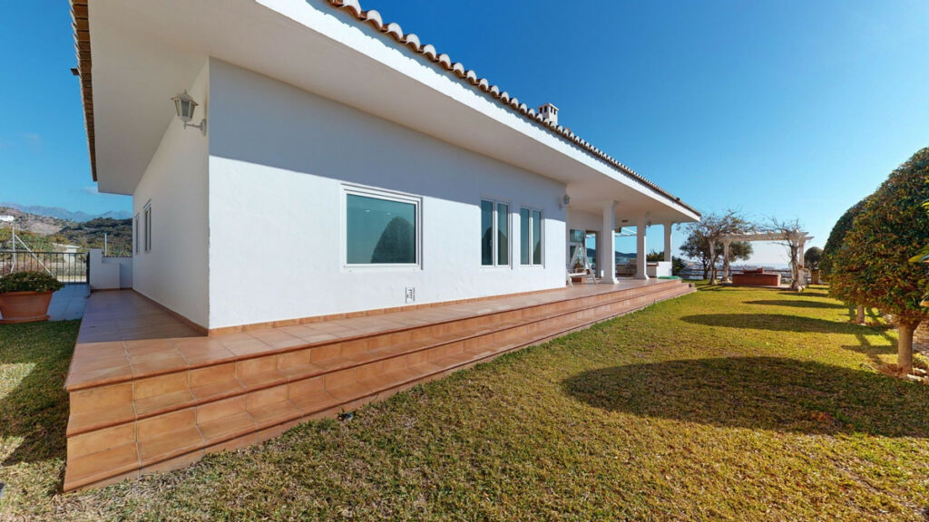 Detached Villa Torrox Málaga - image 5