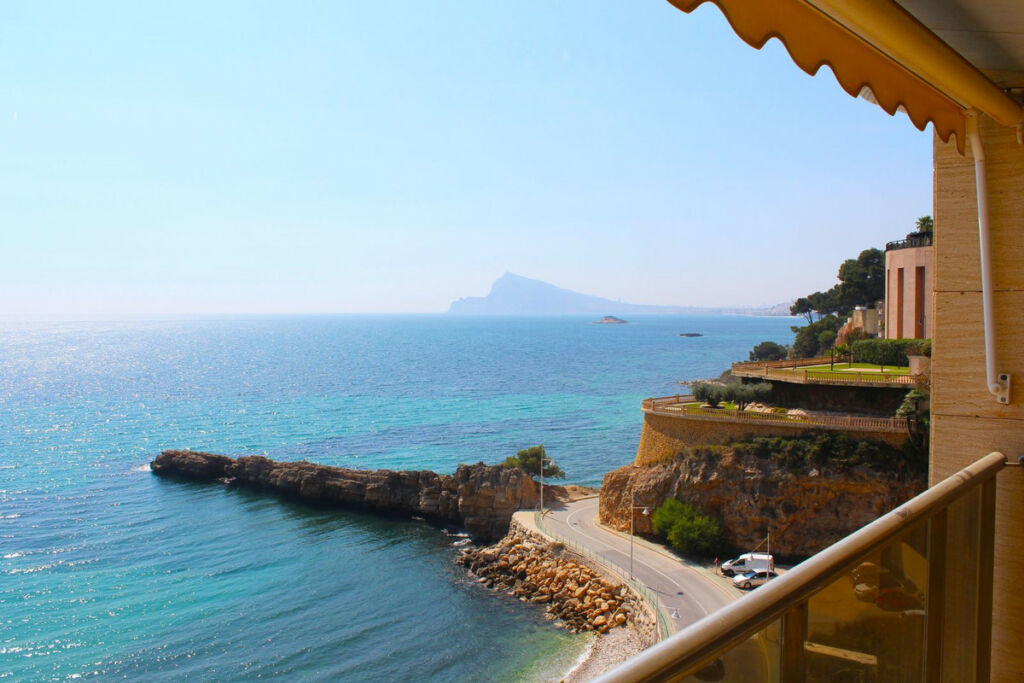 Middle Floor Apartment Altea Alicante - image 5