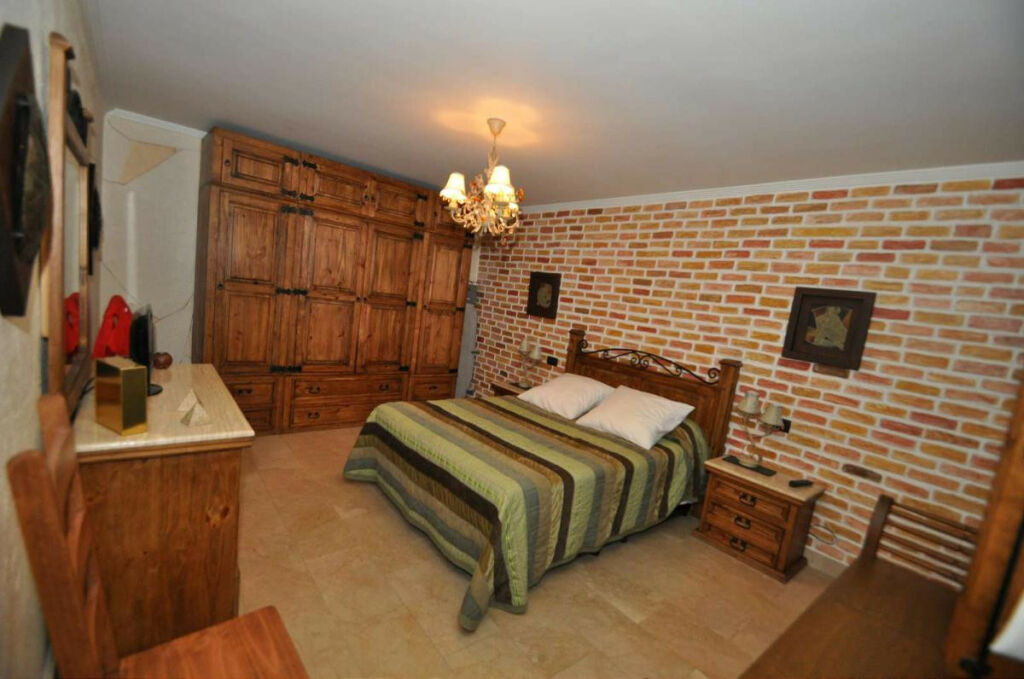 Townhouse Pinoso Alicante - image 5