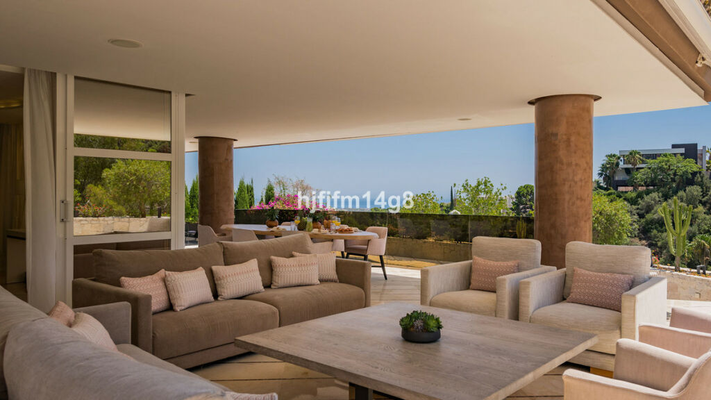 Detached Villa La Quinta Málaga - image 5
