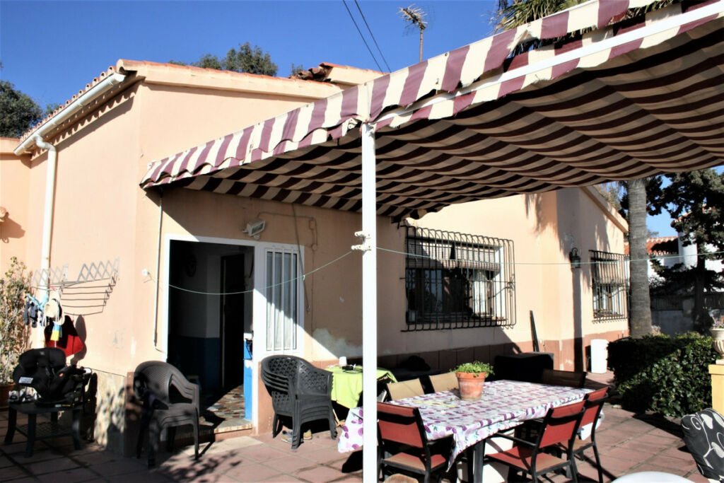 Detached Villa Benajarafe Málaga - image 5